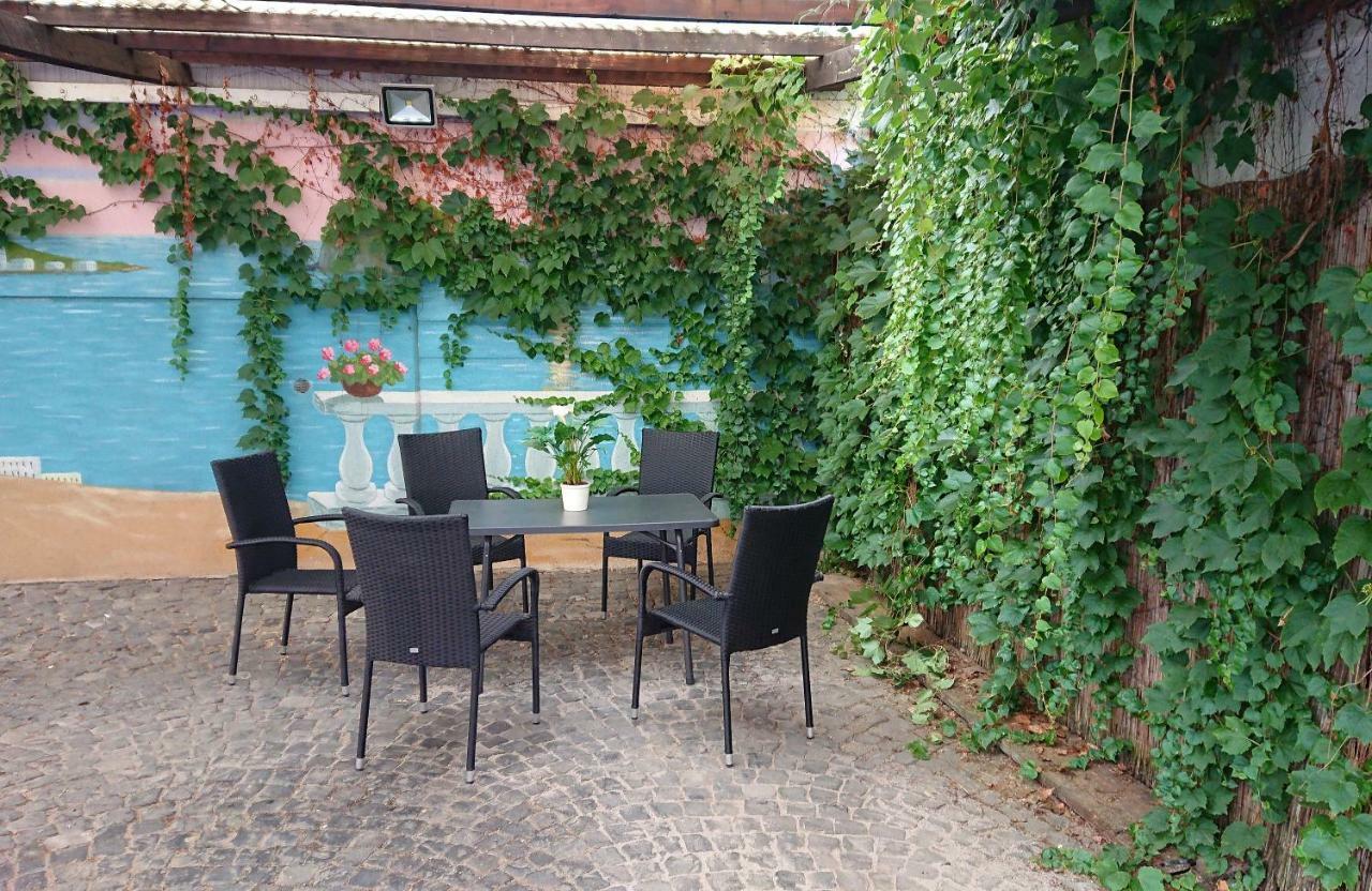 Hotel-Pension Zum Hirsch Hattersheim am Main Exterior foto