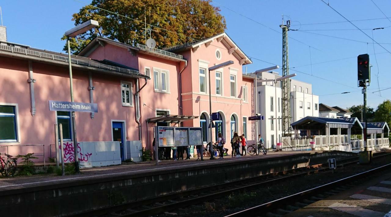 Hotel-Pension Zum Hirsch Hattersheim am Main Exterior foto